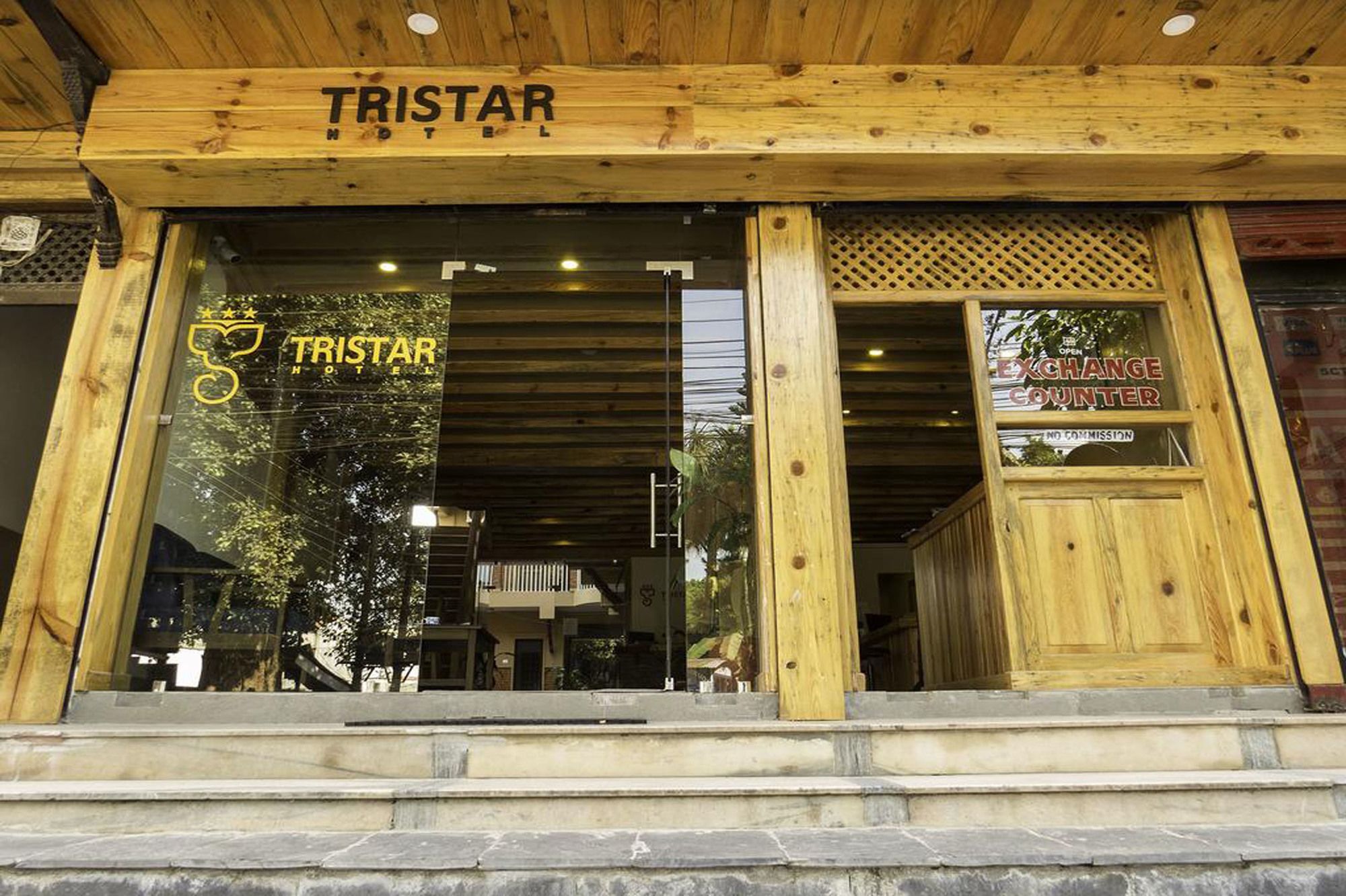 Tristar Hotel Pokhara Exteriör bild